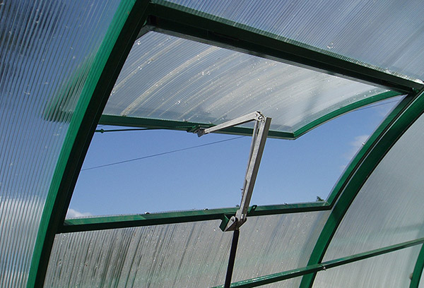 Greenhouse ventilation