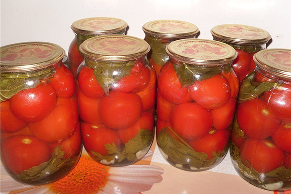 Konserverade tomater